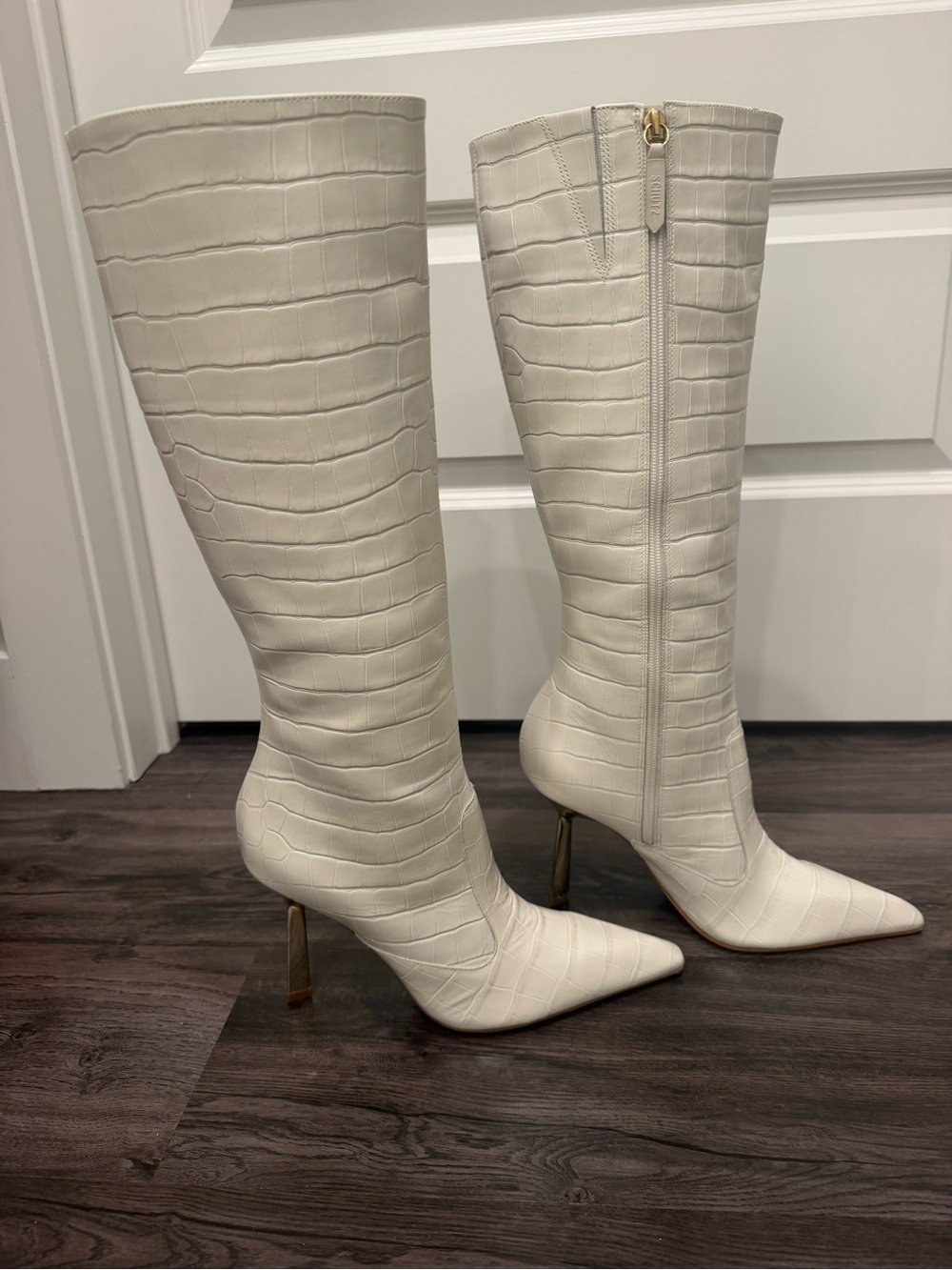 Schutz ivory croc knee boots 8.5 gold heel NWOT - Picture 4 of 7